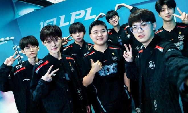 门球队的底 门球队的底